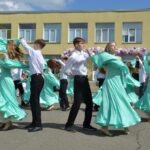 Останній дзвоник — це натхненний початок літа